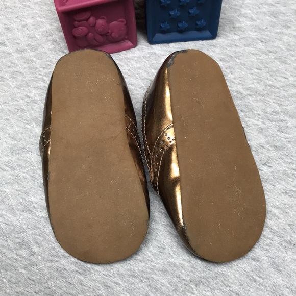 Size 5 Girls Shoes - Picture 3 of 3